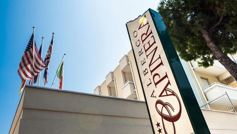 Hotel Capinera リミニ エクステリア 写真