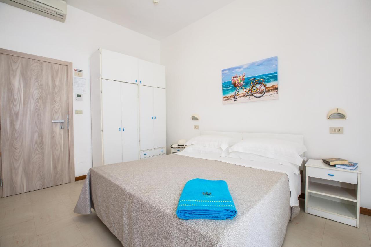 Hotel Capinera リミニ エクステリア 写真