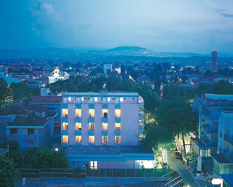 Hotel Capinera リミニ エクステリア 写真