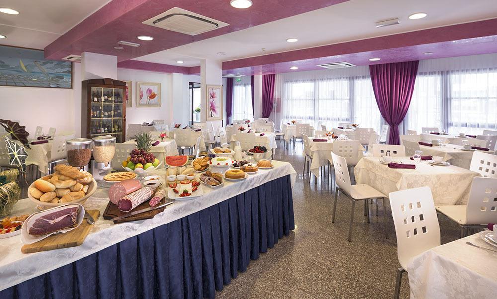 Hotel Capinera リミニ エクステリア 写真