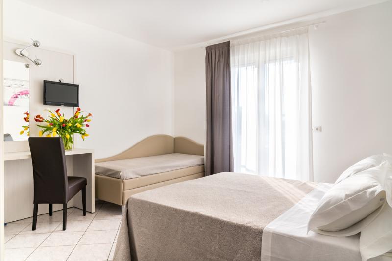 Hotel Capinera リミニ エクステリア 写真